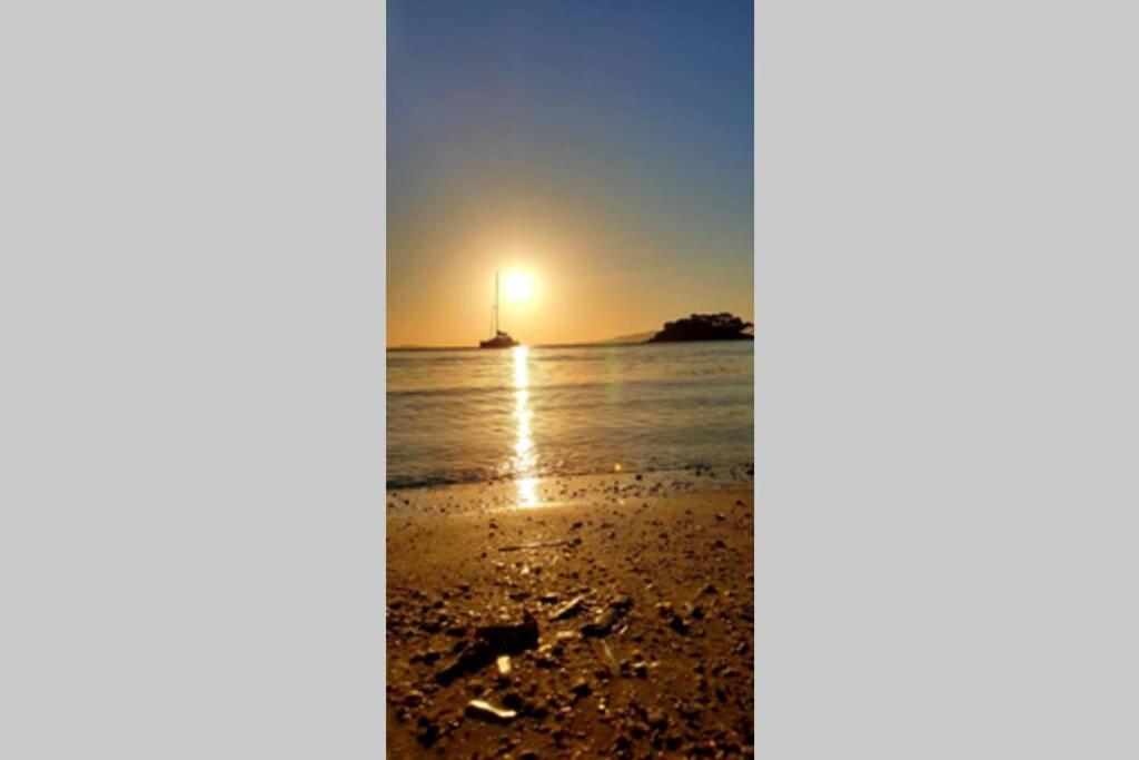 Face Mer Entre Plage Et Marina Bormes-les-Mimosas Exteriör bild