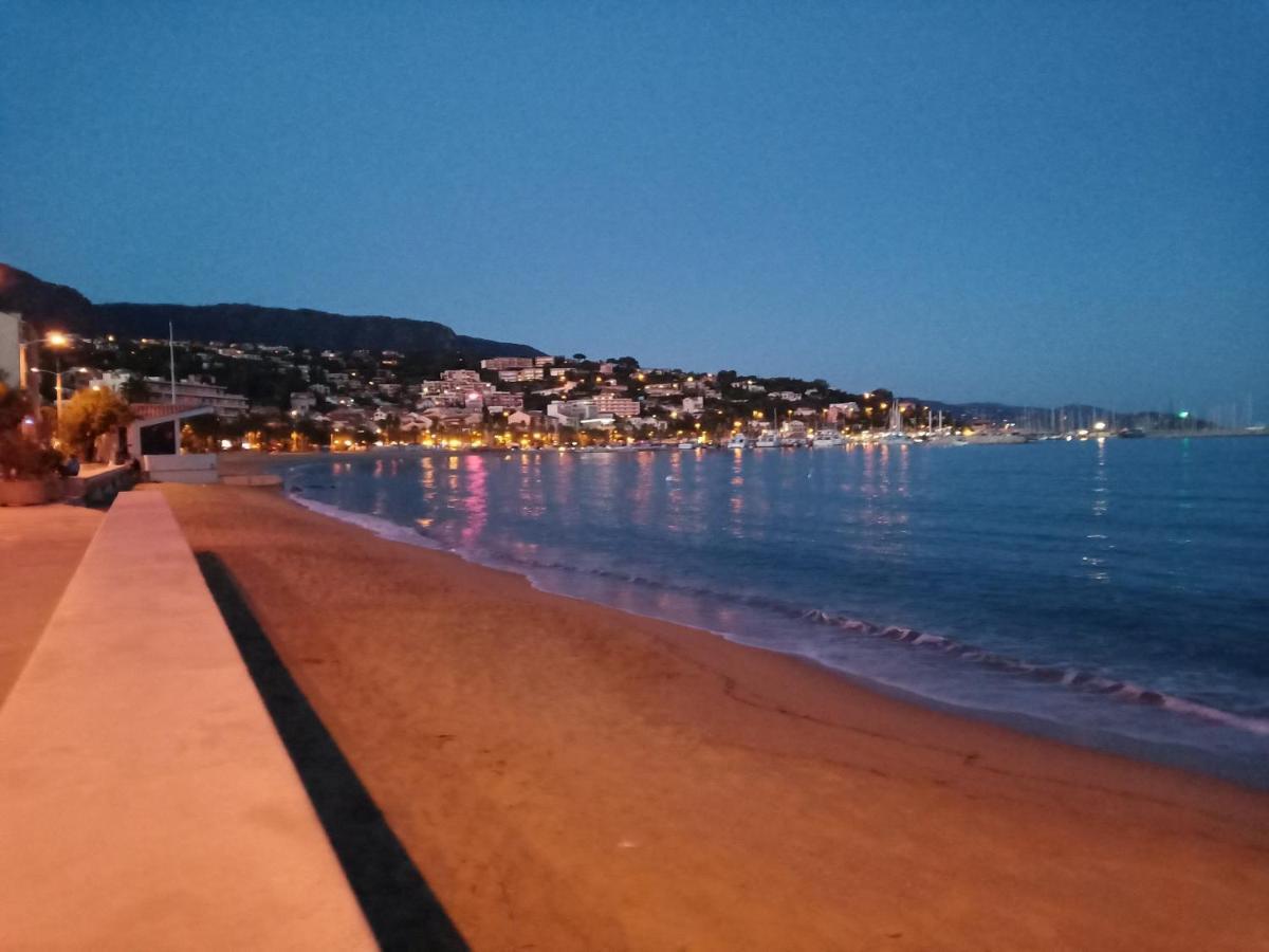 Face Mer Entre Plage Et Marina Bormes-les-Mimosas Exteriör bild